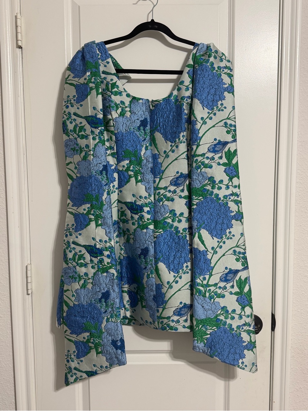 Sugarlips Blue and Green Floral Bow-Shoulder Jacquard Tunic - Picture 3 of 3